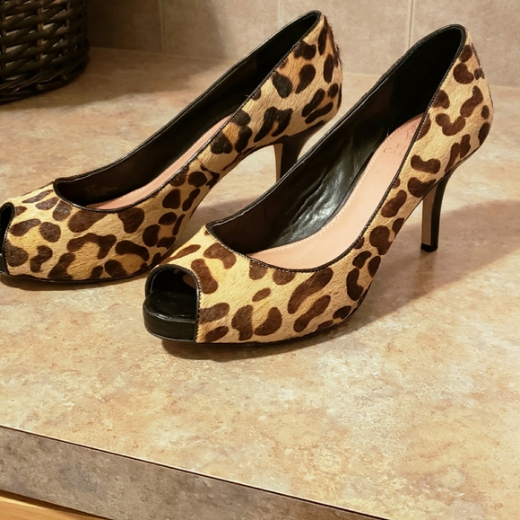 Vince Camuto Shoes - Vince Camuto Kira peep toe pumps